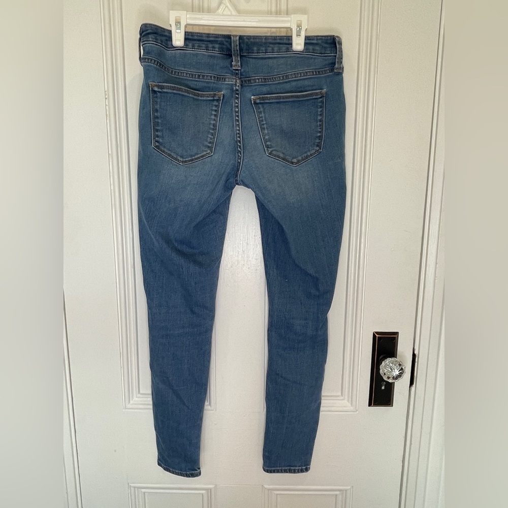 Universal Thread Mid Rise Jegging Size 4/27R - Picture 2 of 5